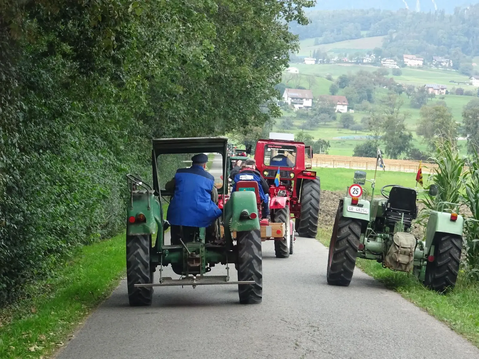 Vereinsmitglieder unterwegs auf der Schlussfahrt ins Unterland