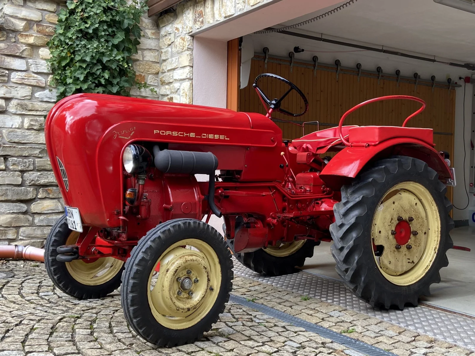Porsche Junior 108K, Foto 1